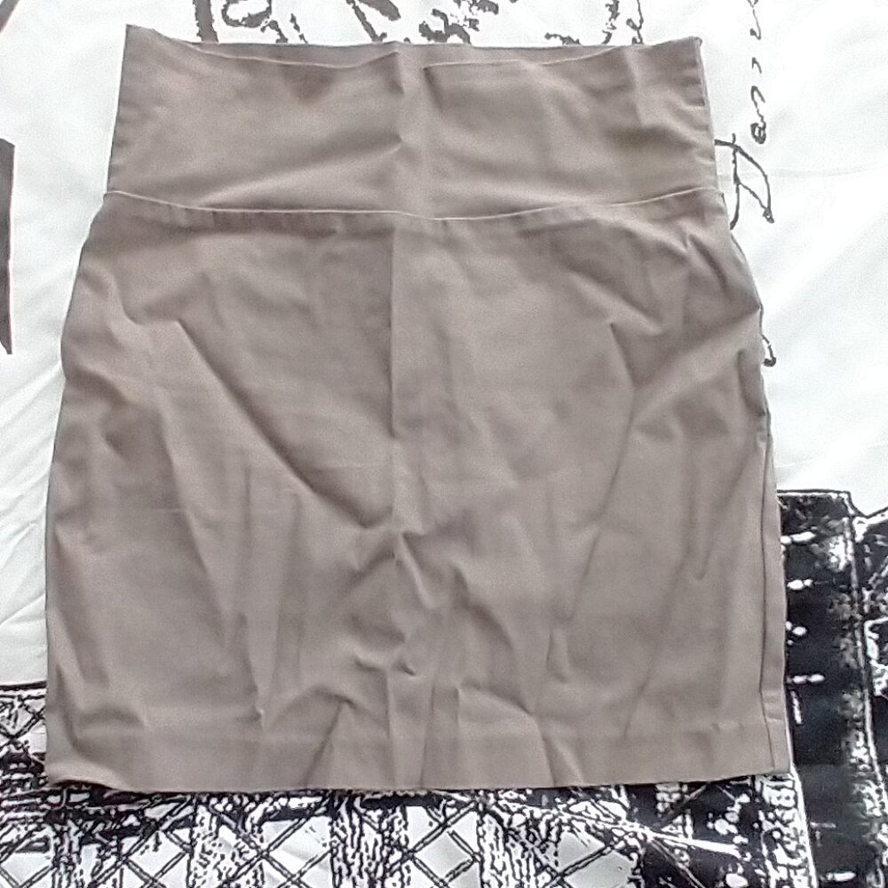 Skirt - Picture 2 of 4